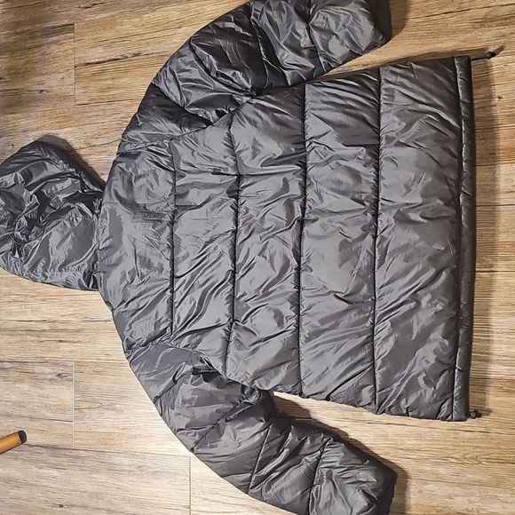 Womens Everlane Renew Puffy Puff Jacket Medium - Picture 5 of 5